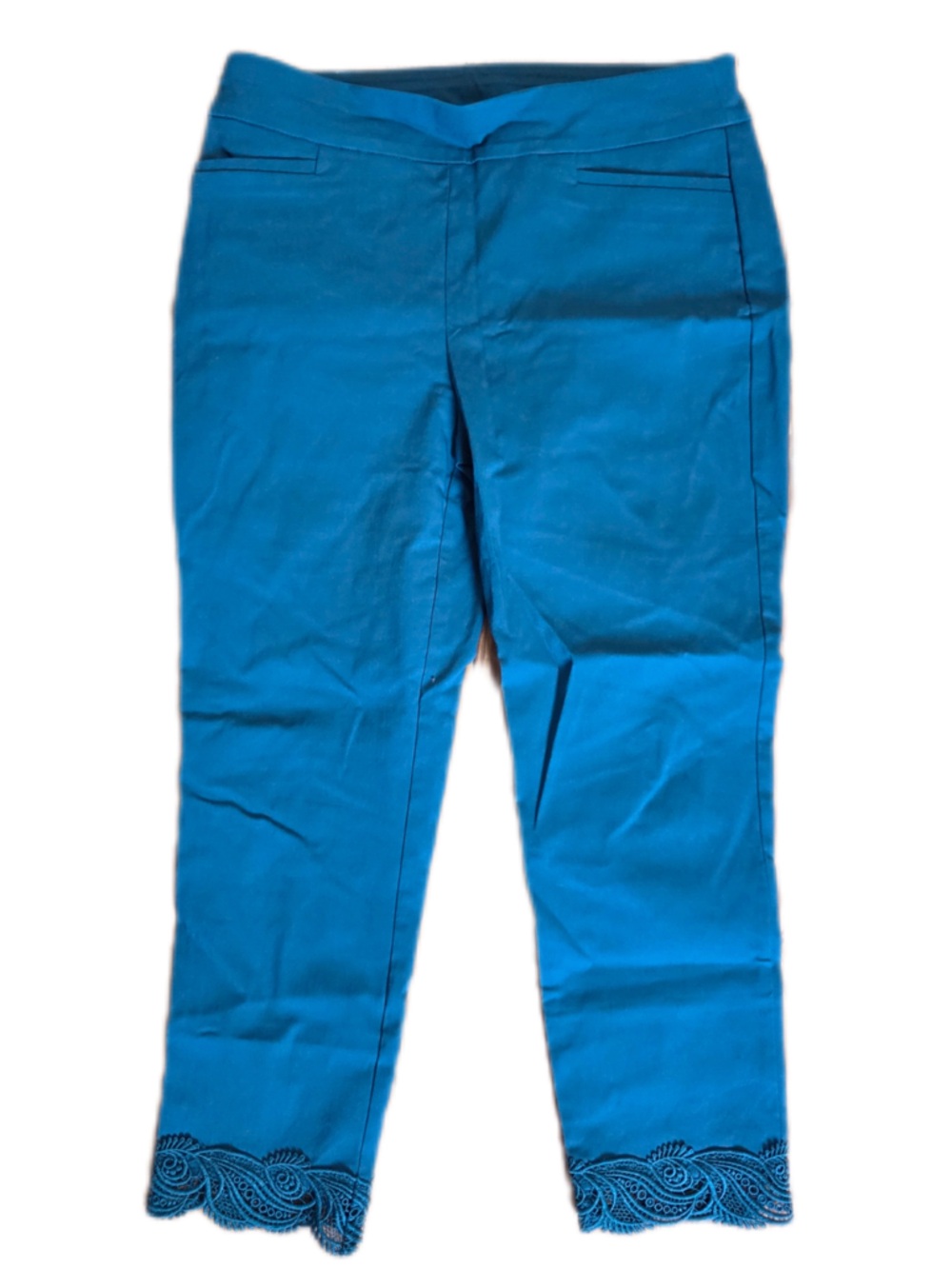 Chico's Teal Blue Cropped Pants with Lace Trim